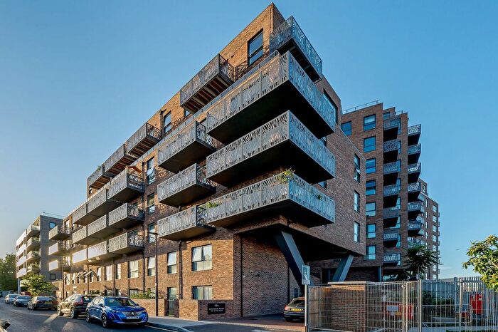 2 Bedroom Flat For Sale In Cityview Point, Leven Road, E14
