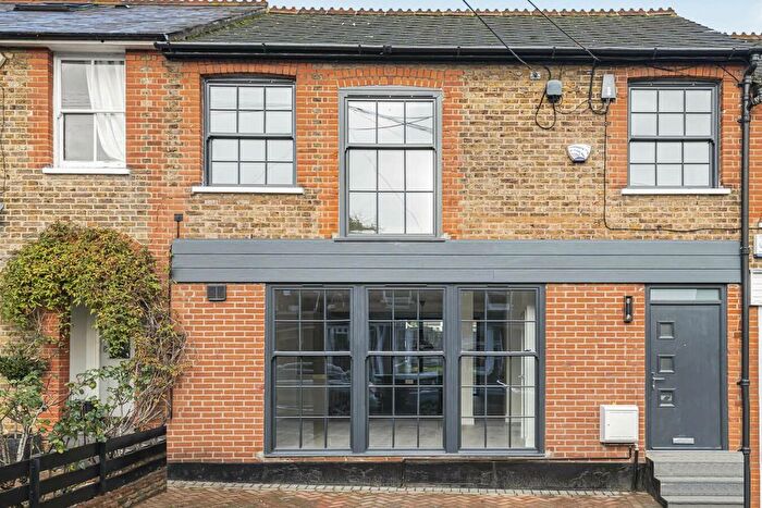 4 Bedroom Terraced House For Sale In Station Road, Radlett, WD7