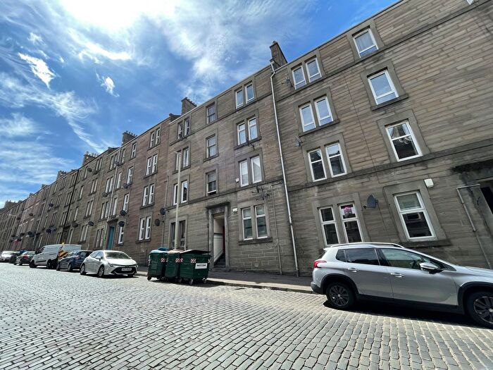 1 Bedroom Flat To Rent In Rosefield Street Dundee, Scotland, DD1