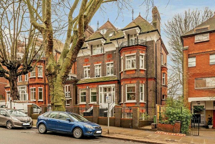 2 Bedroom Flat To Rent In Fitzjohns Avenue, London, NW3