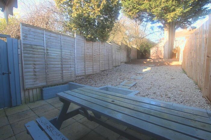 2 Bedroom Maisonette To Rent In Avondale Avenue, East Barnet, Barnet, EN4