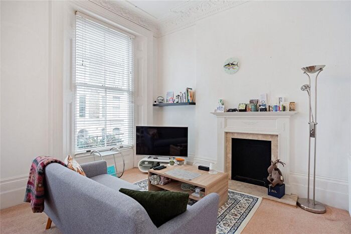 1 Bedroom Flat To Rent In Campden Hill Gardens, London, W8