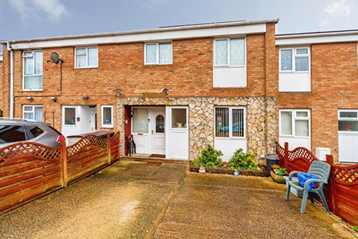 3 Bedroom Terraced House For Sale In Caistor Close, Southampton, Hampshire, SO16