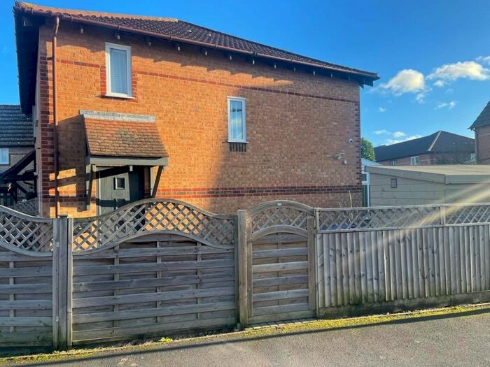 2 Bedroom Semi-Detached House To Rent In Hornbeam Road, Bicester, OX26