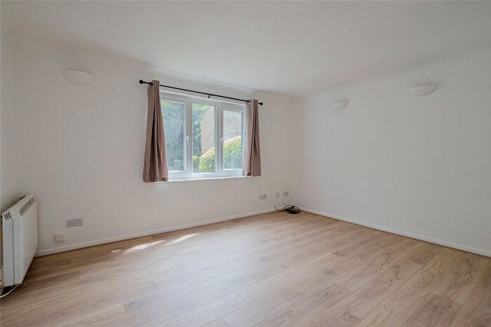1 Bedroom Flat To Rent In Milford Mews, Streatham, London, SW16