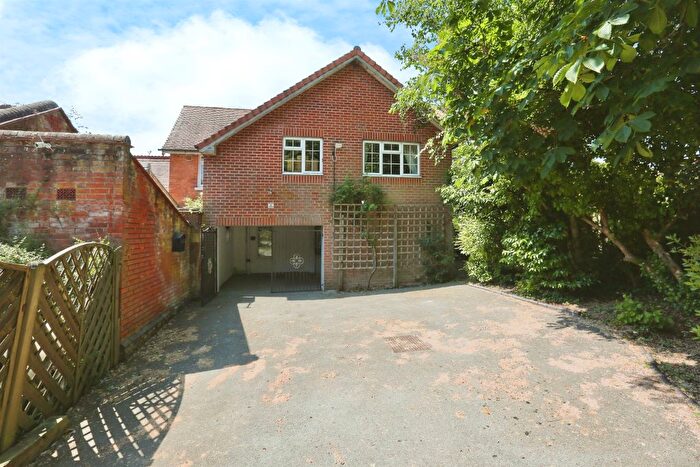 4 Bedroom Property To Rent In The Avenue, Fareham, PO14