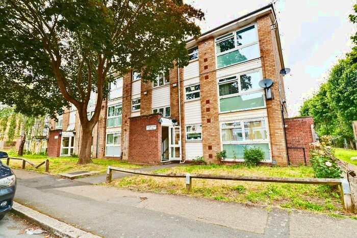 2 Bedroom Flat To Rent In Howard Road, Bromley, Kent, BR1