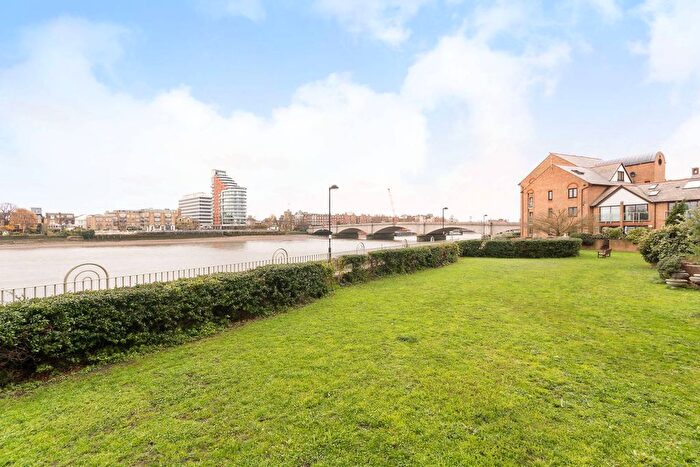 2 Bedroom Flat To Rent In Milton Court, Fulham, London, SW6