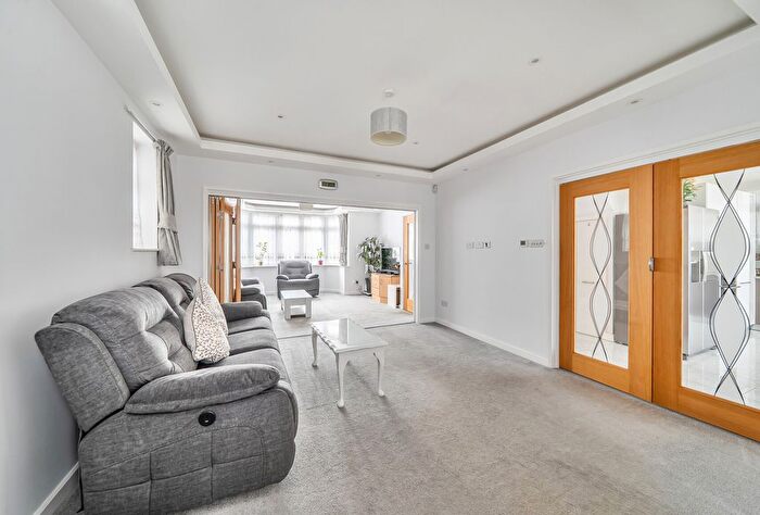 6 Bedroom Link Detached House For Sale In Hay Lane, London, NW9