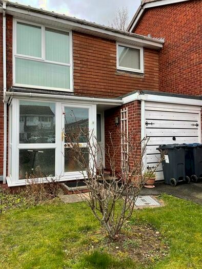 3 Bedroom Terraced House To Rent In Pinewood Drive, Bartley Green, Birmingham, B32