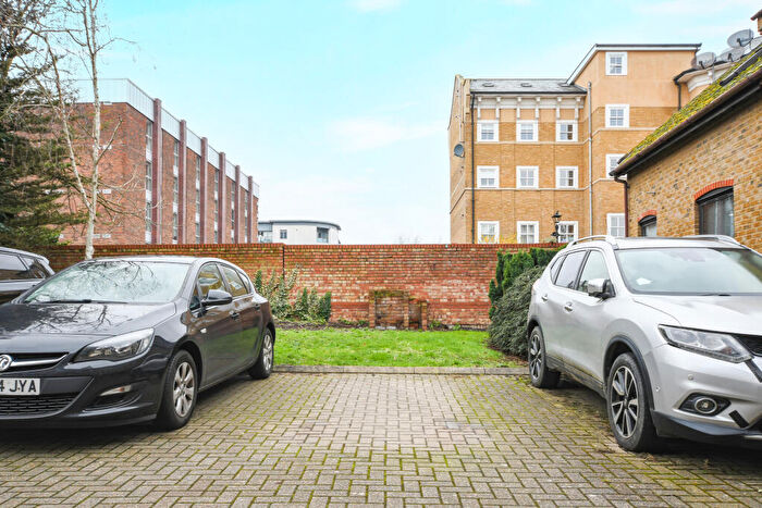 1 Bedroom Flat For Sale In Glebe Road, Chelmsford, CM1