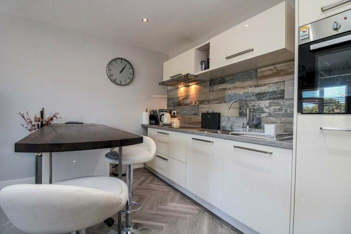 1 Bedroom Apartment To Rent In New Road, Yeadon, Leeds, LS19