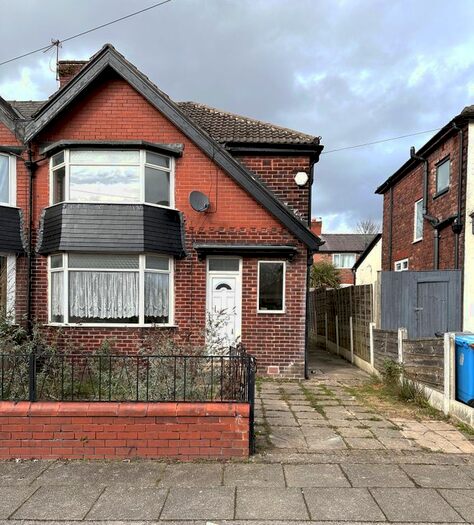 3 Bedroom Semi-Detached House To Rent In Dorchester Road, Swinton, M27