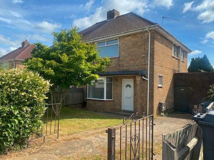 2 Bedroom Semi-Detached House To Rent In Batchelor Road, Bournemouth, BH11
