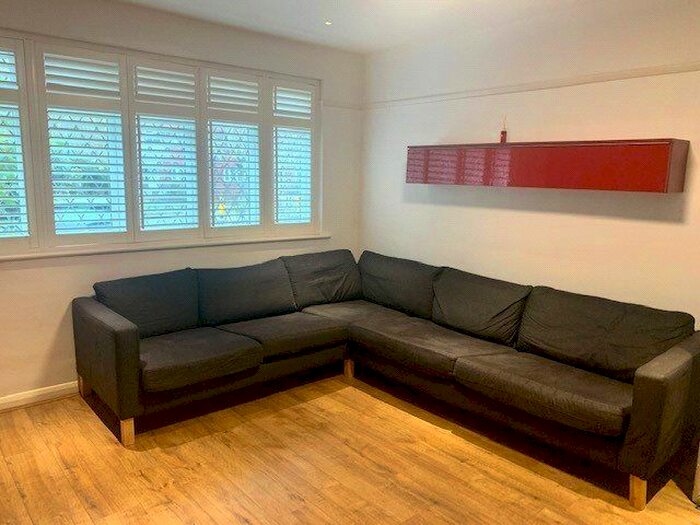 3 Bedroom End Of Terrace House To Rent In Hillcross Avenue, Morden SM4