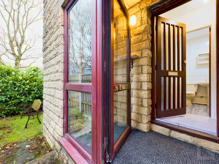 1 Bedroom Ground Flat To Rent In Chew Brook Drive, OL3