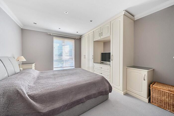 2 Bedroom Flat For Sale In Copers Cope Road, Beckenham, BR3