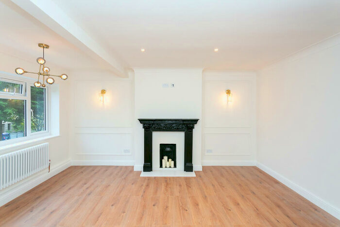 2 Bedroom Apartment To Rent In Merrion Avenue, Stanmore, HA7