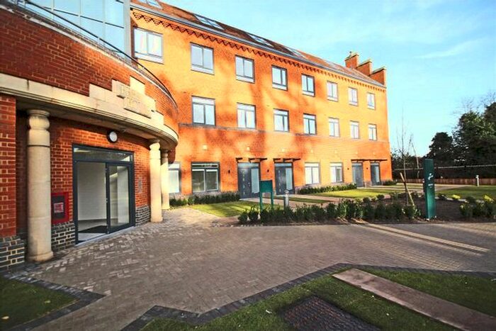 1 Bedroom Flat To Rent In Prestige House, - High Street, Egham, Surrey, TW20