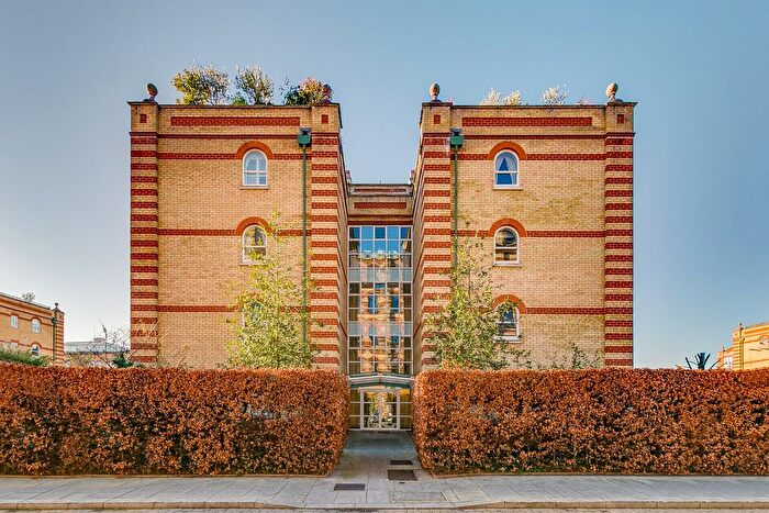 2 Bedroom Flat To Rent In Oriel Drive, Barnes, SW13