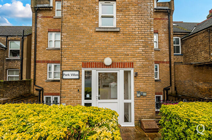 1 Bedroom Apartment For Sale In Unity Street, Sittingbourne, Kent, ME10