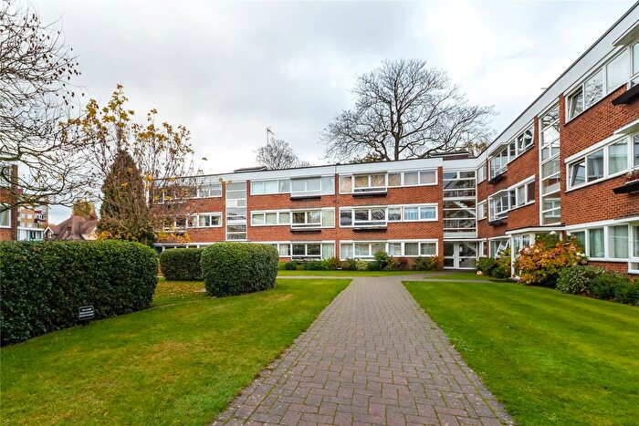 2 Bedroom Flat To Rent In Kings Road, Richmond, TW10