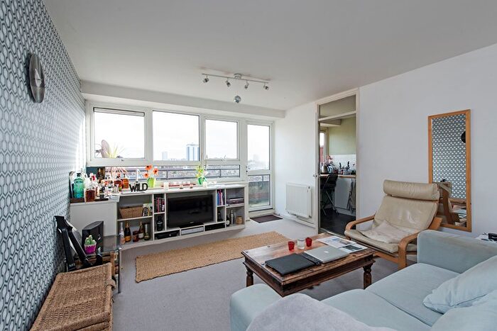 2 Bedroom Flat To Rent In Bullen Street, London, SW11
