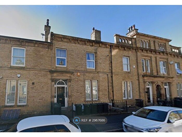 1 Bedroom Flat To Rent In Hallfield Road, Bradford, BD1