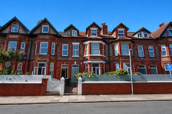 2 Bedroom Flat For Sale In Shrewsbury Road, West Kirby, Wirral, CH48