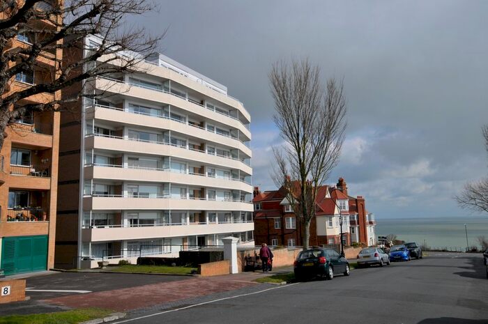 2 Bedroom Flat To Rent In St. Johns Road, Eastbourne, BN20
