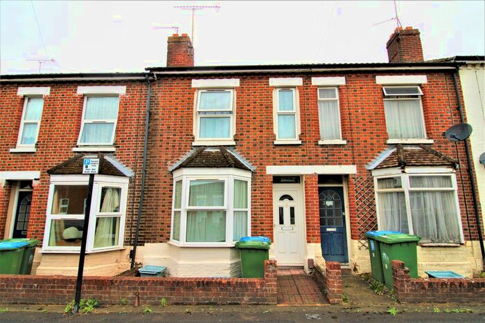 2 Bedroom Terraced House To Rent In Burton Road, Polygon, Southampton, SO15