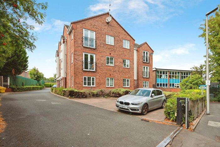 2 Bedroom Flat For Sale In Flash Road, Oldbury, B69