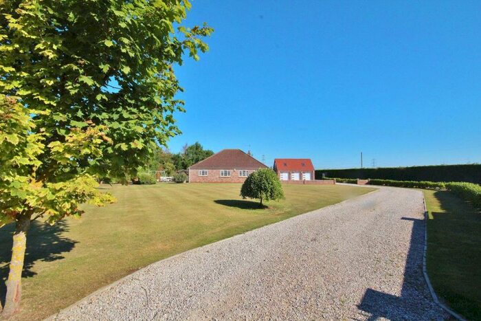 3 Bedroom Bungalow To Rent In Hirst Road, Carlton, DN14