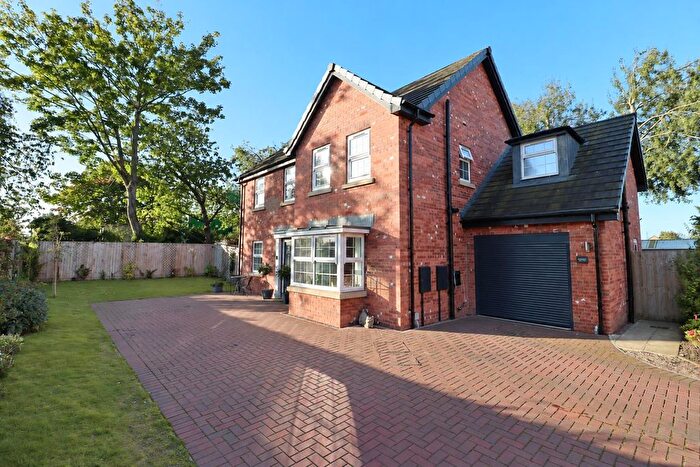 4 Bedroom Detached House For Sale In Lister Gardens, Market Weighton, York, YO43