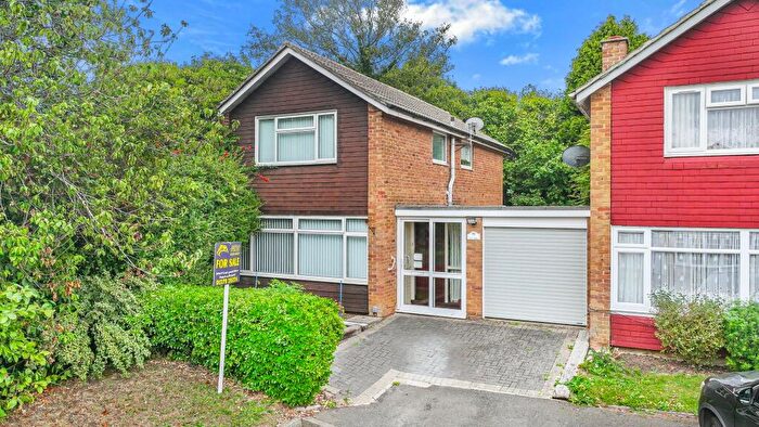 3 Bedroom Detached House For Sale In Fir Park, Harlow, CM19
