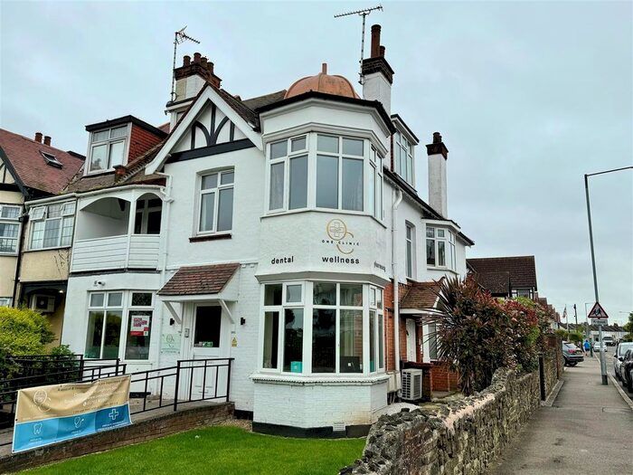 2 Bedroom Flat To Rent In Leigh Road, Leigh-On-Sea, SS9