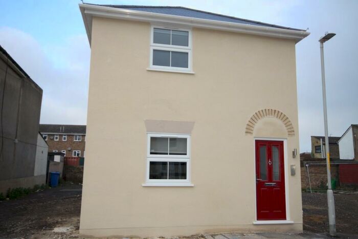 1 Bedroom Flat To Rent In Ruby Court, Sittingbourne, ME10