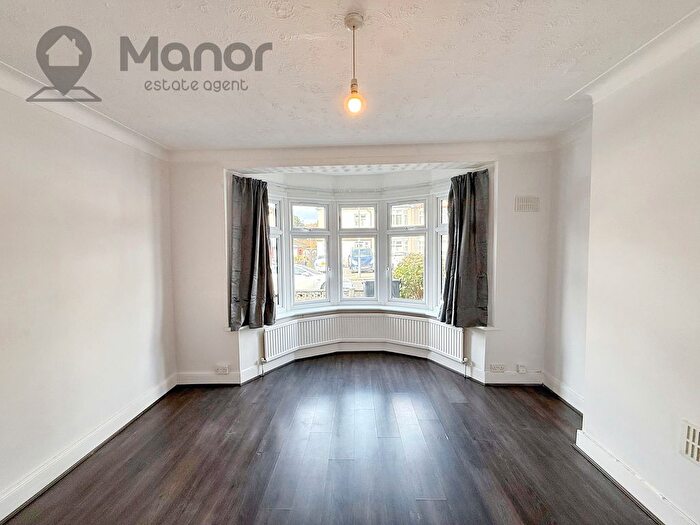 4 Bedroom Terraced House To Rent In Preston Gardens, Ilford, IG1
