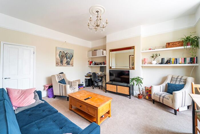 2 Bedroom Flat To Rent In Ferme Park Road, Crouch End, London, N4