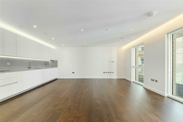 2 Bedroom Apartment To Rent In Malthouse Road, London, SW11