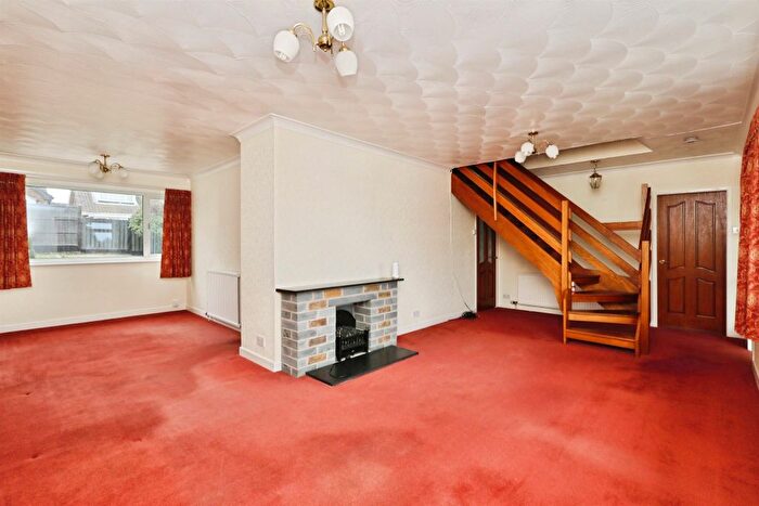 2 Bedroom Detached Bungalow For Sale In Lilac Grove, Bawtry, Doncaster, DN10