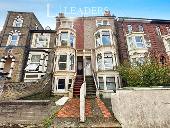 1 Bedroom Apartment For Sale In Cottage Grove, Southsea, Hampshire, PO5