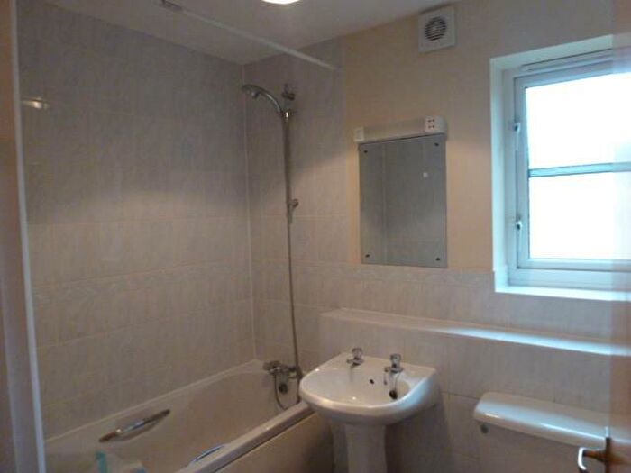 2 Bedroom Apartment To Rent In Dakin Close, Maidenbower, Crawley, RH10