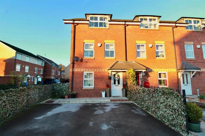 4 Bedroom End Of Terrace House To Rent In Merchant Way, Cottingham, HU16