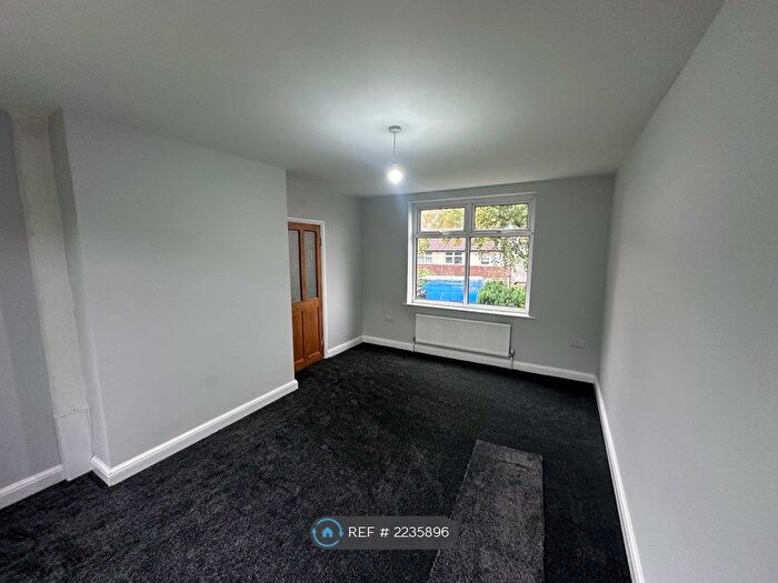 2 Bedroom End Of Terrace House To Rent In Laxey Road, Blackburn, BB2