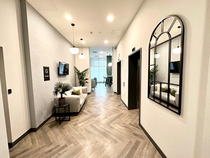 2 Bedroom Flat To Rent In Derwent Street, Salford, M5