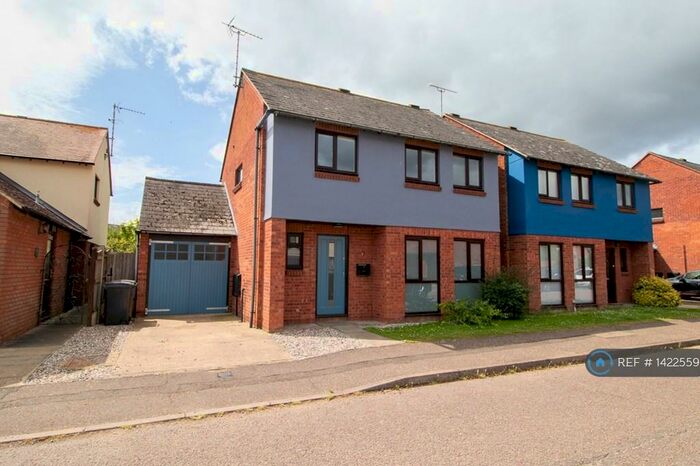 3 Bedroom Detached House To Rent In Crouch Beck, South Woodham Ferrers, Chelmsford, CM3