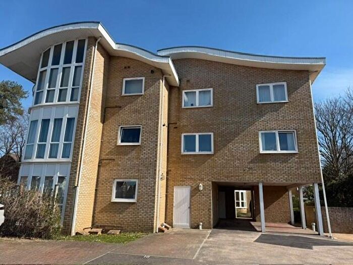 2 Bedroom Apartment To Rent In Surrey Point, Winchester Road, Southampton, SO15