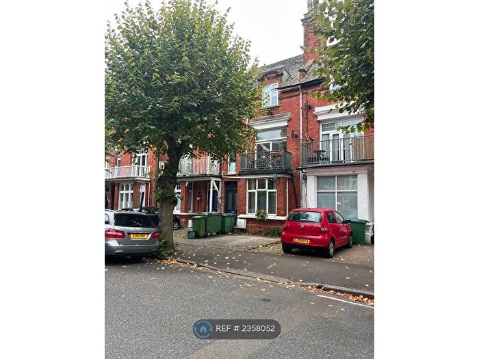 2 Bedroom Flat To Rent In Douglas Avenue, Hythe, CT21