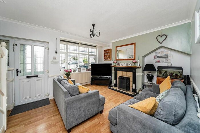 3 Bedroom Terraced House For Sale In Southern Drive, Loughton, Essex, IG10